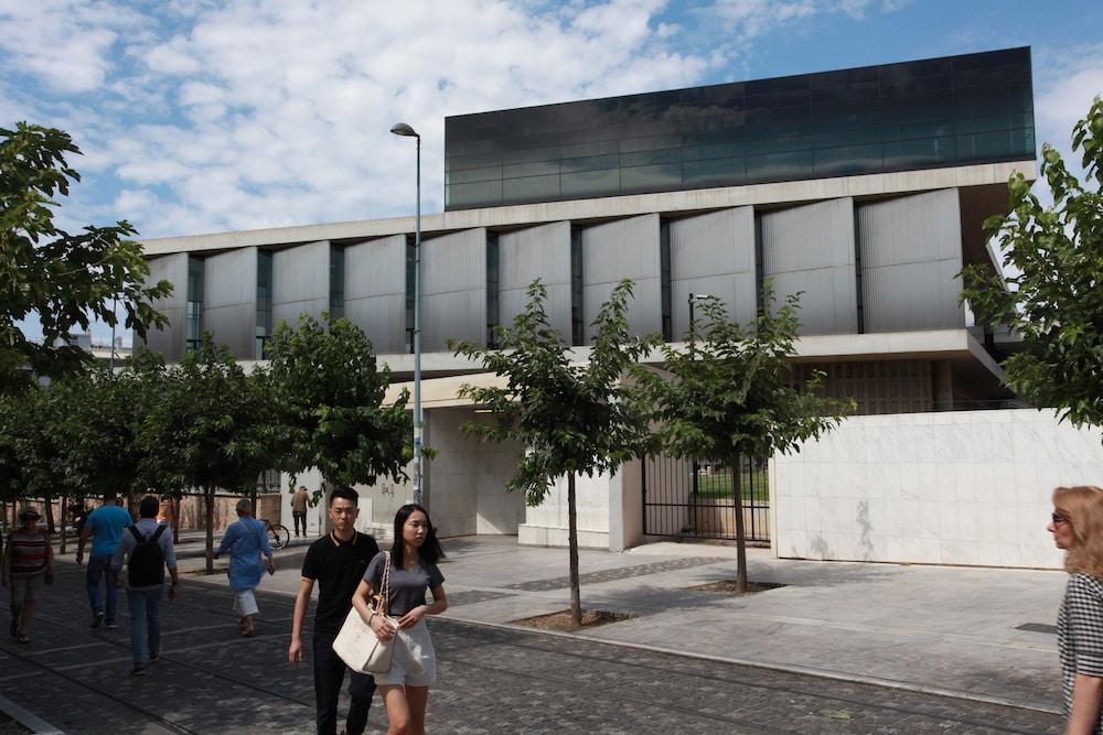 A Skip Away From The Acropolis Museum - 1 Bdrm Apartment Атина Екстериор снимка